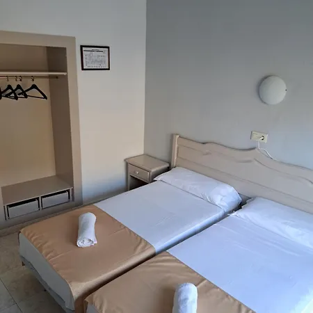 Caste بيت ضيافة يوريت دي مار