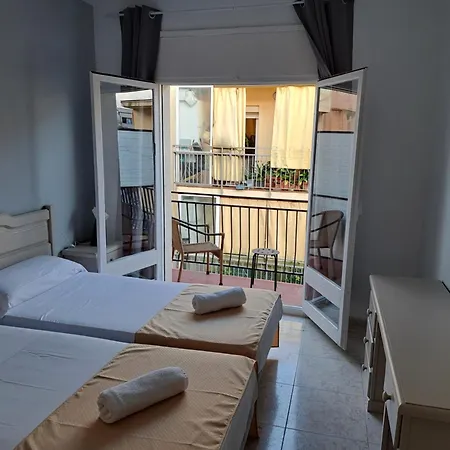 Caste بيت ضيافة يوريت دي مار